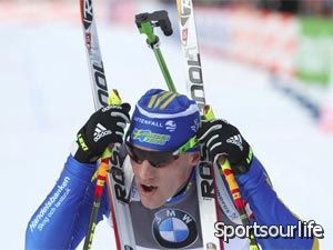 Российский биатлонист сломал лыжную палку сопернику
