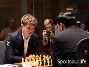 Первую победу в матче за шахматную корону одержал Карлсен